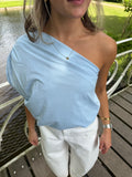 OLIVIA OFF SHOULDER TOP LICHTBLAUW