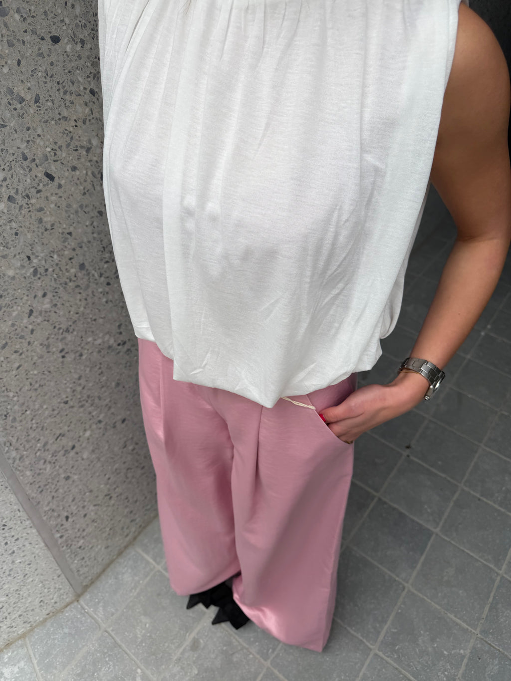 LARA BROEK ROZE
