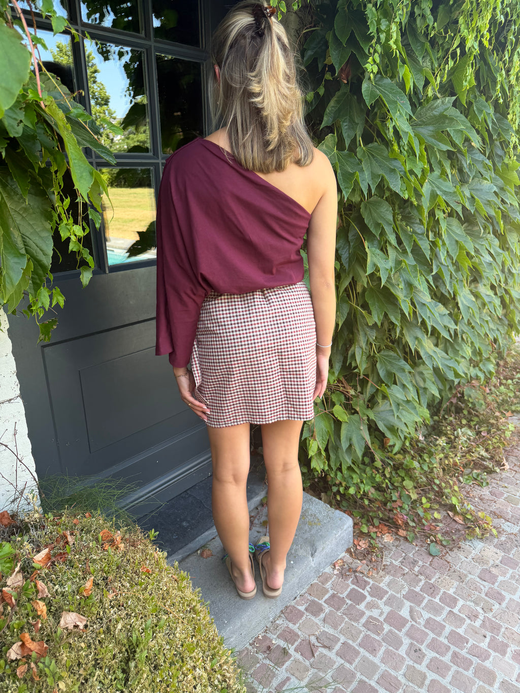 CLARA ONE SHOULDER BORDEAUX