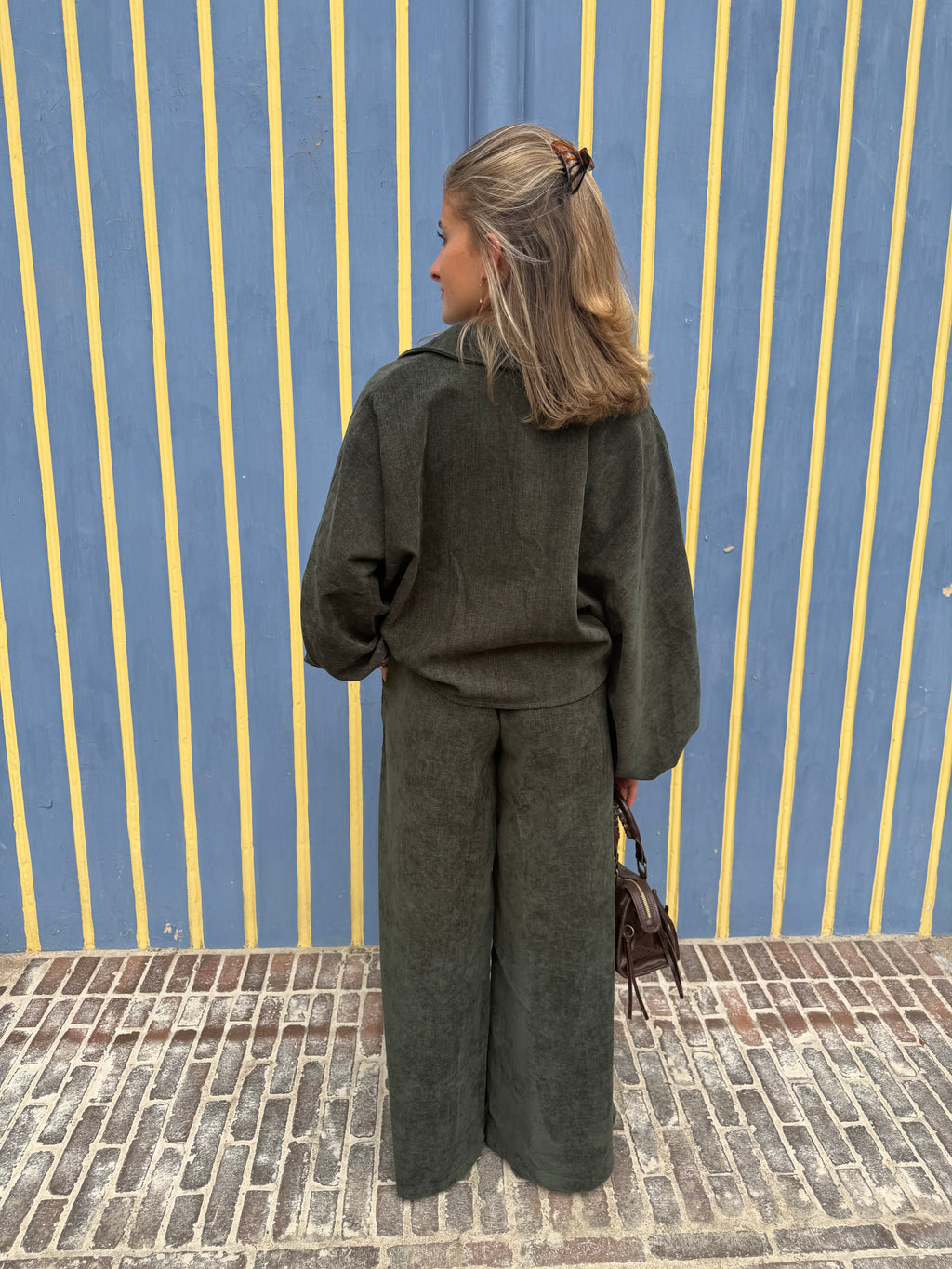 PANTALON EN VELOURS MAE KAKI