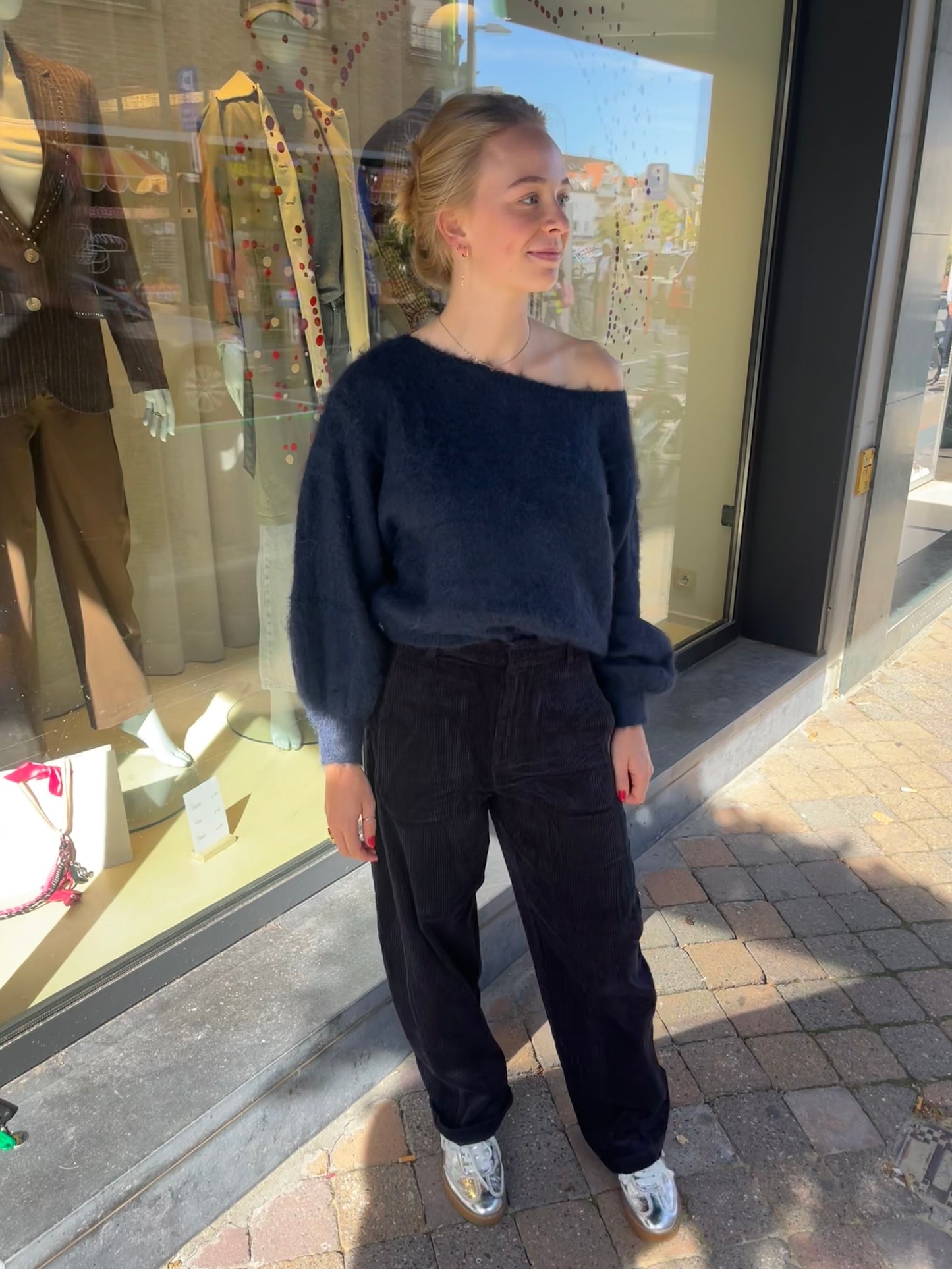 SANNE OFF SHOULDER TRUI NAVY